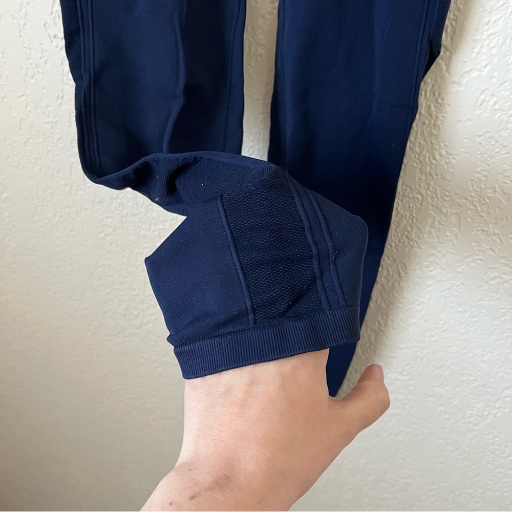 Tory Burch Sport Navy Blue Seamless High Waisted 7/8 leggings - Picture 5 of 7